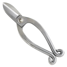 Laden Sie das Bild in den Galerie-Viewer, Kazuyuki Ishihara Signature Stainless Steel Ikenobo Scissors 6.5" (165mm)