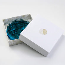 Laden Sie das Bild in den Galerie-Viewer, Blue Round Brass Ikebana Kenzan Flower Pin Frog