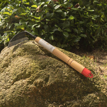 Laden Sie das Bild in den Galerie-Viewer, Japanese Weeding Sickle