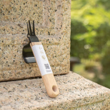 Laden Sie das Bild in den Galerie-Viewer, Wazakura Japan Root Weeding Fork