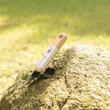 Laden Sie das Bild in den Galerie-Viewer, Wazakura Japan Root Weeding Fork