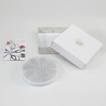 將圖片載入圖庫檢視器 白色圓形花藝劍山 2個尺寸 63mm & 80mm