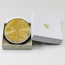 Laden Sie das Bild in den Galerie-Viewer, Ikebana Kenzan Japanese Flower Holder, Big Size, Round (3.5 in) (Brass)