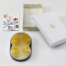 將圖片載入圖庫檢視器 大尺寸2合1日月形花藝劍山 4吋 (109 × 67 × 21 mm)