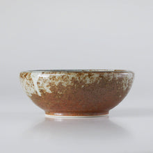 Load image into Gallery viewer, [ Minoyaki Series ] Small Ikebana Vase Round 5&quot;(128mm) White Stripe and Terracotta
