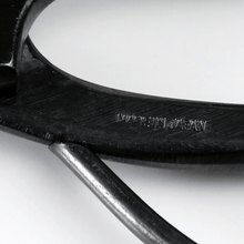 Laden Sie das Bild in den Galerie-Viewer, Back Made In Japan engraving on the Traditional Scissors' handle