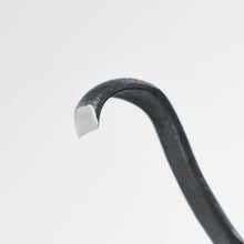 Laden Sie das Bild in den Galerie-Viewer, Round Blade Gouge Bonsai Chisel 7.4" (187 mm) - Wazakura Japan