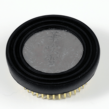 將圖片載入圖庫檢視器 view of the back of the kenzan with rubber gasket on