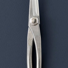 Laden Sie das Bild in den Galerie-Viewer, Stainless Yasugi Steel Made in Japan Satsuki Bonsai Scissors 7" (180 mm) - Wazakura Japan