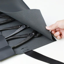 Laden Sie das Bild in den Galerie-Viewer, Bonsai Tool Roll Case - Wazakura Japan