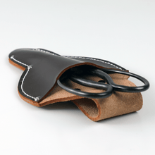 Laden Sie das Bild in den Galerie-Viewer, Black Tool Holster with bonsai scissors placed inside