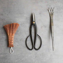 Laden Sie das Bild in den Galerie-Viewer, 3PCS Bonsai Garden Tool Starter Kit, Ashinaga Model - Wazakura Japan