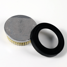 將圖片載入圖庫檢視器 View of the back of the kenzan with the rubber gasket off