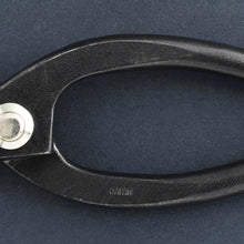 Load image into Gallery viewer, Japan engraving on the Ikenobo Scissors handle