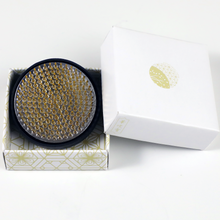 Laden Sie das Bild in den Galerie-Viewer, 2PCS Japanese Ikebana Essential Tool Set Brass Kenzan & White Stripe Terracotta - Wazakura Japan