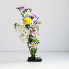 將圖片載入圖庫檢視器 3.2 x 2.2" (83x58mm) Long Rectangular Black Ikebana Kenzan - Wazakura Japan