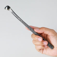 Laden Sie das Bild in den Galerie-Viewer, Triangular Blade Bonsai Chisel 7.24" (184 mm) - Wazakura Japan