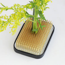 將圖片載入圖庫檢視器 Rectangular Brass Ikebana Kenzan 3.2 x 2.2" (83x58mm) - Wazakura Japan