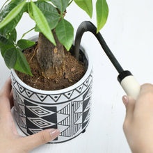 Laden Sie das Bild in den Galerie-Viewer, 3"(75mm) Blade, Bonsai Repotting Sickle - Wazakura Japan