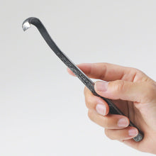 Laden Sie das Bild in den Galerie-Viewer, Round Blade Gouge Bonsai Chisel 7.4" (187 mm) - Wazakura Japan