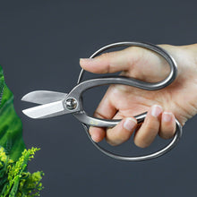 Laden Sie das Bild in den Galerie-Viewer, Stainless Yasugi Steel Koryu Ikebana Scissors 6.5"(165mm) - Wazakura Japan
