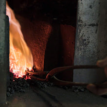 Laden Sie das Bild in den Galerie-Viewer, Spear Shaped Bonsai Chisel 7.2" (185 mm) - Wazakura Japan