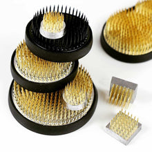 將圖片載入圖庫檢視器 Pile of different round kenzan of different size and colors next to other smal kenzan