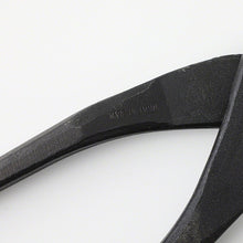 Laden Sie das Bild in den Galerie-Viewer, Hand Forged Kuikiri End-Cutting Nipper Pliers 8.25"(210mm) - Wazakura Japan