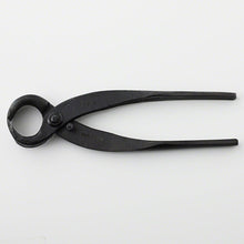 Laden Sie das Bild in den Galerie-Viewer, Hand Forged Bonsai Root Cutter 6.7"(170mm) - Wazakura Japan