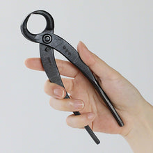 Laden Sie das Bild in den Galerie-Viewer, Hand Forged Bonsai Root Cutter 6.7"(170mm) - Wazakura Japan