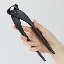 Laden Sie das Bild in den Galerie-Viewer, Hand Forged Kuikiri End-Cutting Nipper Pliers 8.25"(210mm) - Wazakura Japan