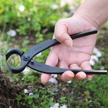 Laden Sie das Bild in den Galerie-Viewer, Hand Forged Bonsai Root Cutter 6.7"(170mm) - Wazakura Japan