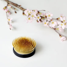 將圖片載入圖庫檢視器 Radial kenzan posing next to a branch with cherrym blossom flowers