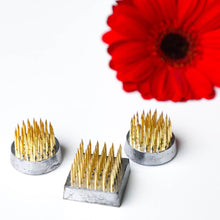 將圖片載入圖庫檢視器 4PCS of 1"(24mm) Mini Ikebana Kenzan - Wazakura Japan