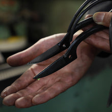 Laden Sie das Bild in den Galerie-Viewer, Yasugi Steel Satsuki Bonsai Scissors 7"(180mm) - Wazakura Japan