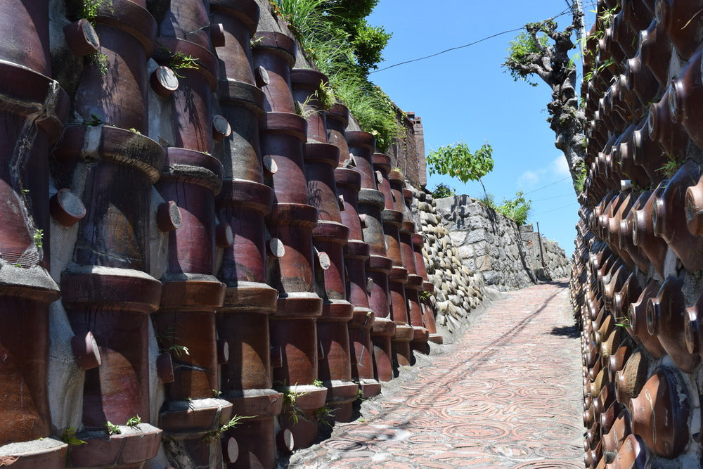 Japanese Pottery, The Six Ancient Kilns || Wazakura blog