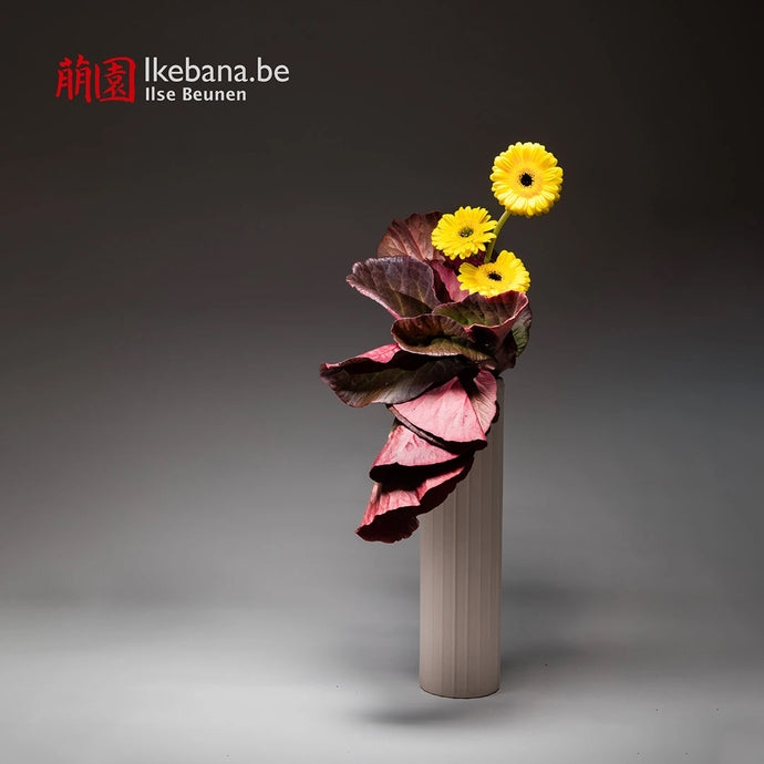 How to make an Autumn Ikebana Arrangement? - By Ilse Beunen