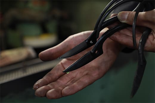 第三代盆栽剪刀工匠 重先生