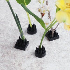 foor small black kenzan with flowers