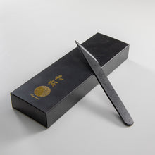 Load image into Gallery viewer, Wazakura Kiridashi Knife - Japanese Marking &amp; Woodworking Knife (18mm)
