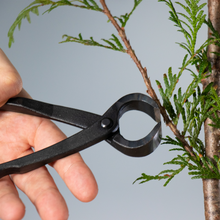 Load image into Gallery viewer, Hand Forged Bonsai Root Cutter 6.7"(170mm) Wave Grip
