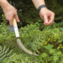 Laden Sie das Bild in den Galerie-Viewer, Wazakura Japan Saw Teeth Weeding Tool
