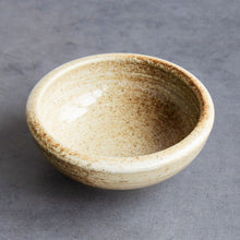 Load image into Gallery viewer, [ Minoyaki Series ] Small Ikebana Vase Round 5&quot;(128mm) Sand Beige
