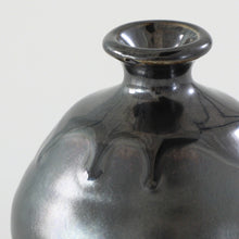 Load image into Gallery viewer, [Minoyaki Series] Small Ikebana Vase Bottle Shaped Metallic Black
